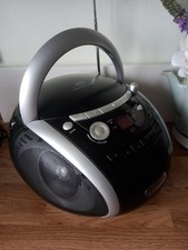 CD Player Portable Boombox CD  / FM Radio  Cassette Recorder... Working.