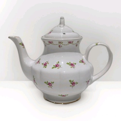 Vintage porcelain arthur - arthur, wood