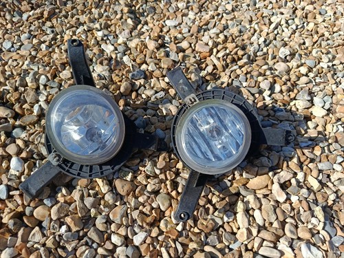 Proton savvy petrol pair - -,