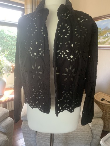 Primary embroidery anglaise - primary,