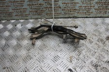 BFD084694 2004 TOYOTA HILUX 2.5 TD BATTERY CLAMP