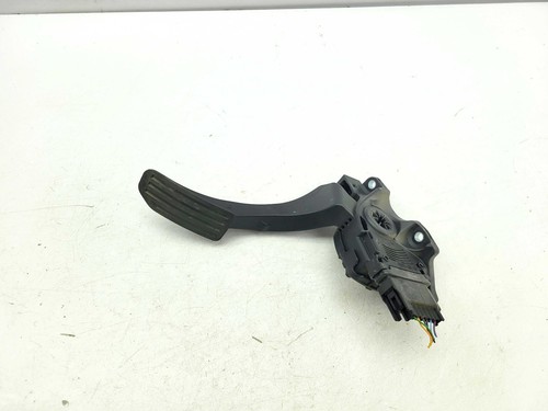 Accelerator throttle pedal - throttle,