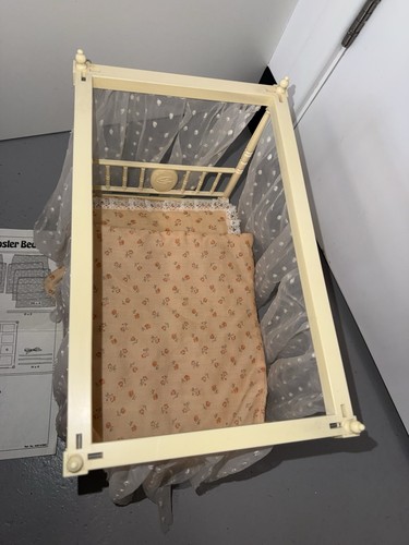 Vintage sindy poster bed - sindy, 4