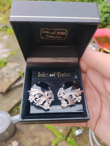 Isle bute clip earrings - of,