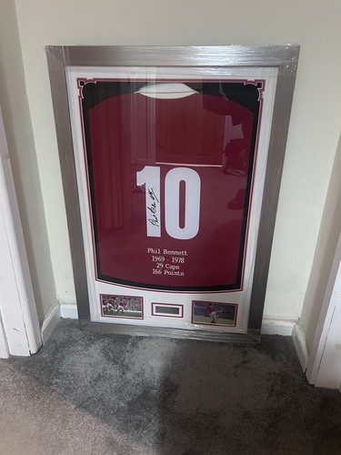 Phil bennett signed rugby - bennett,