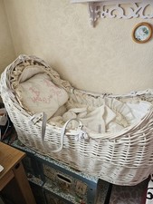 WICKER CRIB
