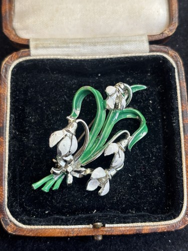 Vintage signed exquisite - signed,