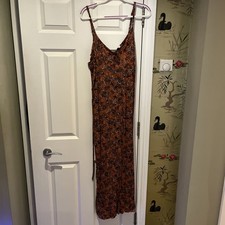 Stretch Crinkle Material Paisley Pattern Size 20