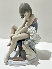 Lladro Figurine Ballerina with cat - "Can I Help 5689" excellent 
