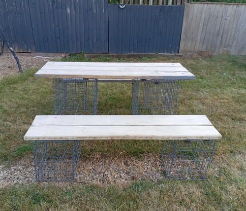Outdoor picnic table - ,