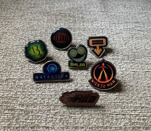 Alton towers pin badge - towers,