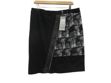BNWT TUZZI Women's Black Short