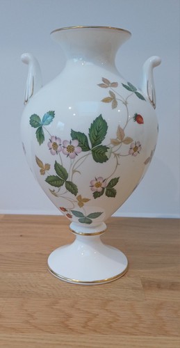 Wedgwood wild strawberry - wedgwood,