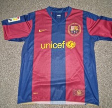 Barcelona 2005-06 Home Football Shirt Men’s Medium #10 RONALDINHO