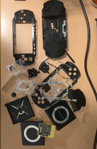 Psp 2000 case scrap - psp,