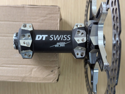 Swiss 240s front hub - dt, 160mm