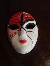 PORCELAIN WALL MASK