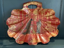 Antique Red Laquer Scallop Shell Crumb Scoop Tray With Chinoiserie Figures