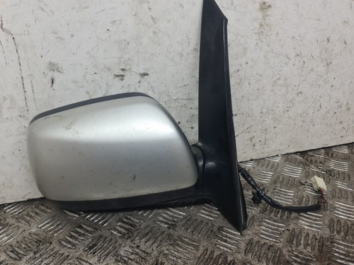 Toyota avensis verso - avensis, wing