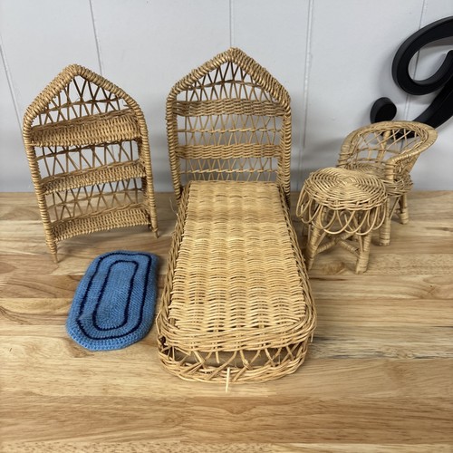 Vintage wicker rattan doll - ,