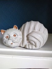 Vintage Retro Shelf Pottery