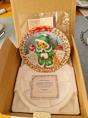 Cherished teddies the season - cherished,