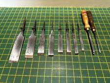 QUALITY SET OF 10 NO. OLD ENGLISH WOODWORKING GRADUATED FIRMER TANGS & CHISELS