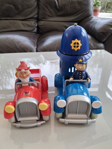 Vintage noddy toyland - toyland, cars