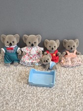 Sylvanian families billabong - families,