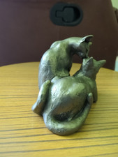 Frith Sculpture Cats Kissing