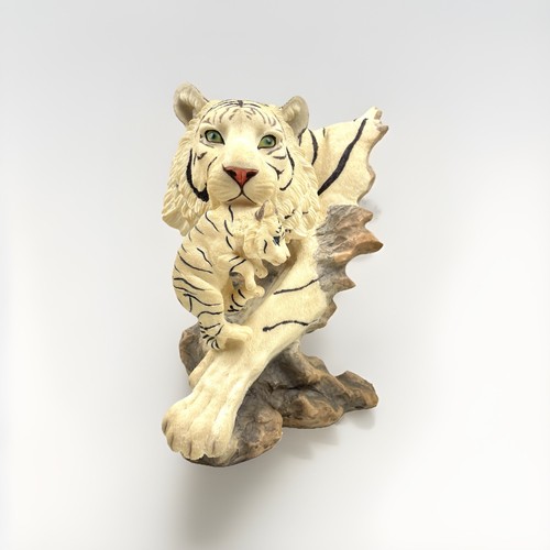 Vintage white tiger mum - vintage,