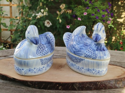 Pair vintage chinese blue - of,