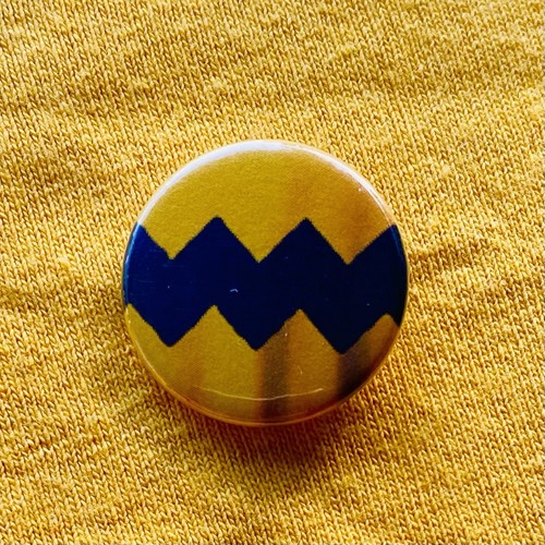 Charlie brown 25mm pin badge - charlie,