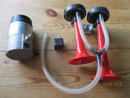 Twin air horns - with, compressor