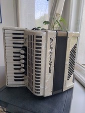 Accordion Weltmeister Juwel White/Mother of Pearl 30/72 Bass Small & Lightweight inc Case