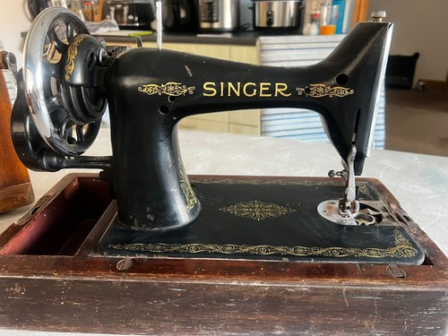 Singer hand crank - singer, mechanical