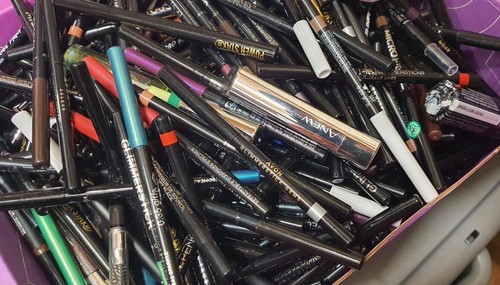 Massive joblot eye pencils - joblot,