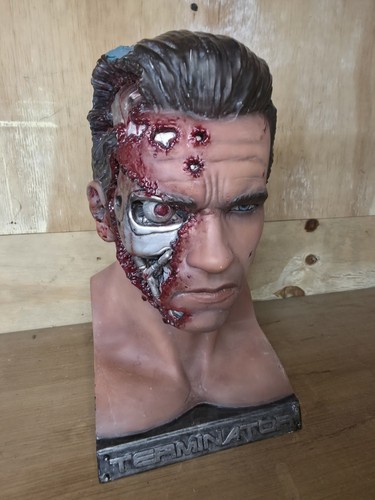 Battle damaged 800 - battle-damaged, t-800