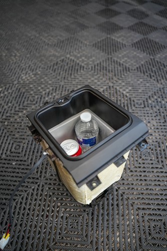 Land rover defender - rover, fridge