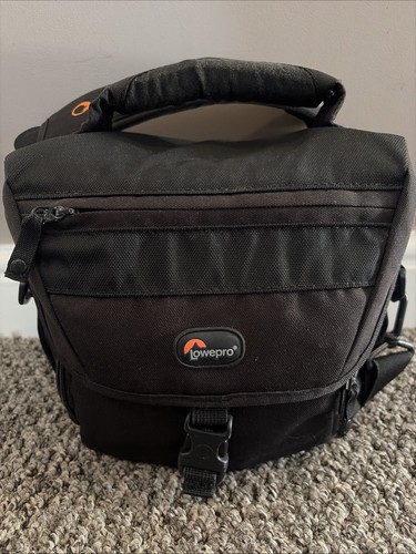 Lowepro weatherproof padded - weatherproof,