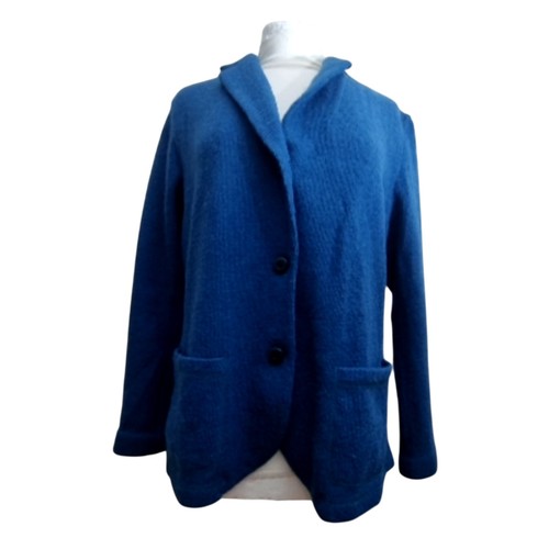 Uniqlo 100 wool - 100%,