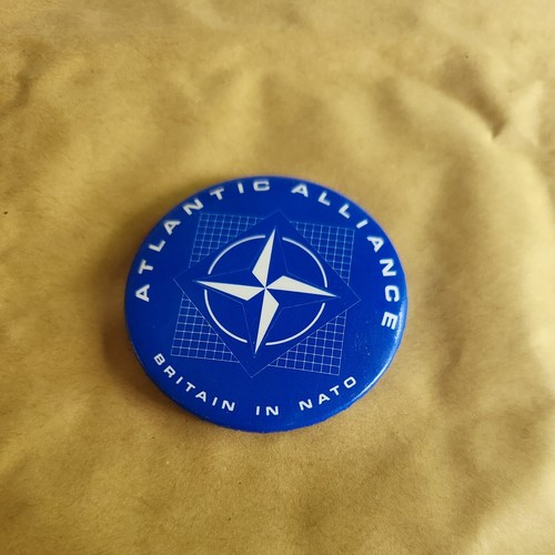 Britain nato vintage badge - britain,