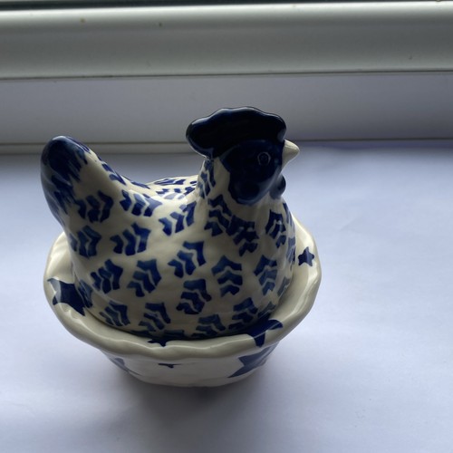 Unmarked blue white ceramic - &,