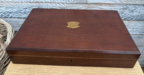 Empty lrg wooden mahogany - empty,