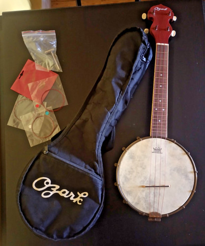 Ozark 2035 ukulele - banjo, with