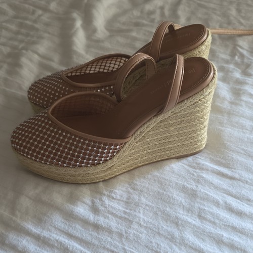 River island studios - river, wedge