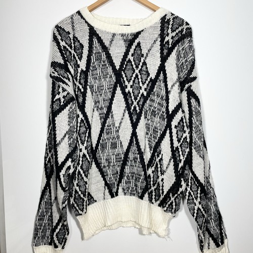 Vintage knitted black white - &,