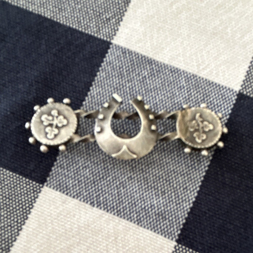 Antique horseshoe link brooch - antique,