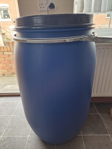 Plastic shipping drum 220l