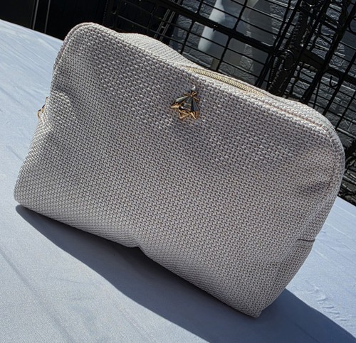 Guerlain bee logo make - bee, up